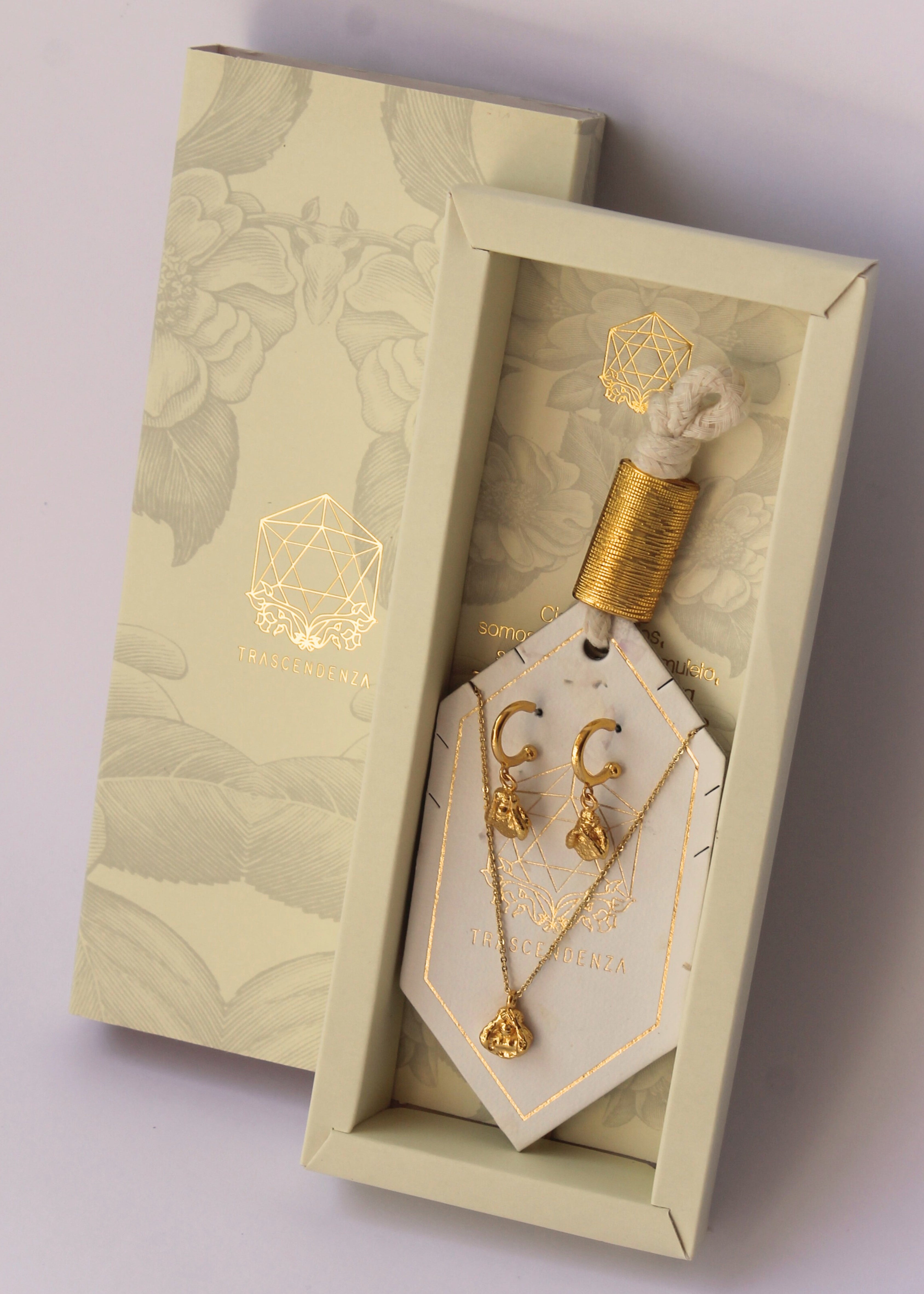 Set x2 Monos Tótem Coherencia  (Juego Collar + Aretes)