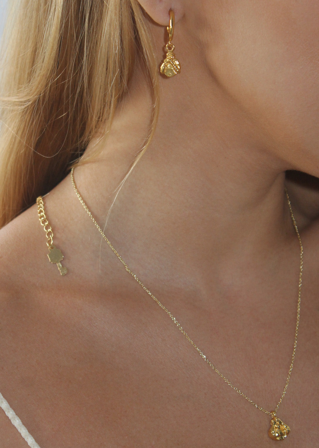 Set x2 Monos Tótem Coherencia  (Juego Collar + Aretes)