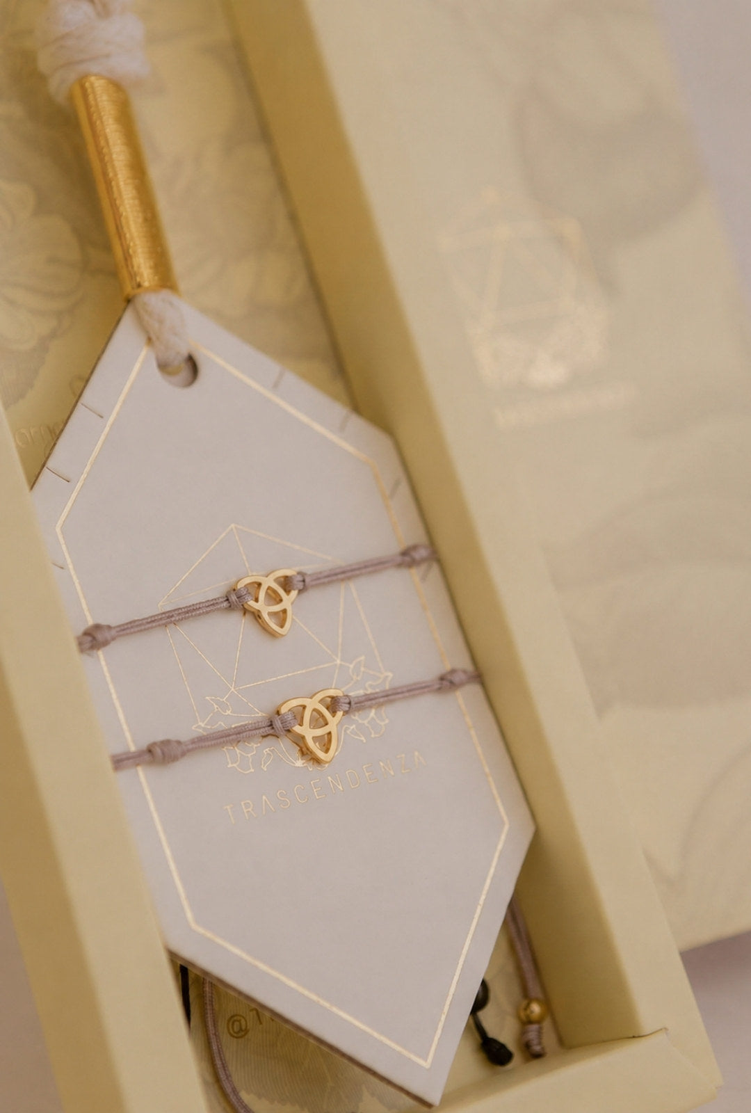 Pacto Amar, Honrar y Proteger (Set x 2 Pulseras) - (personalizado) Dorado/ Dorado