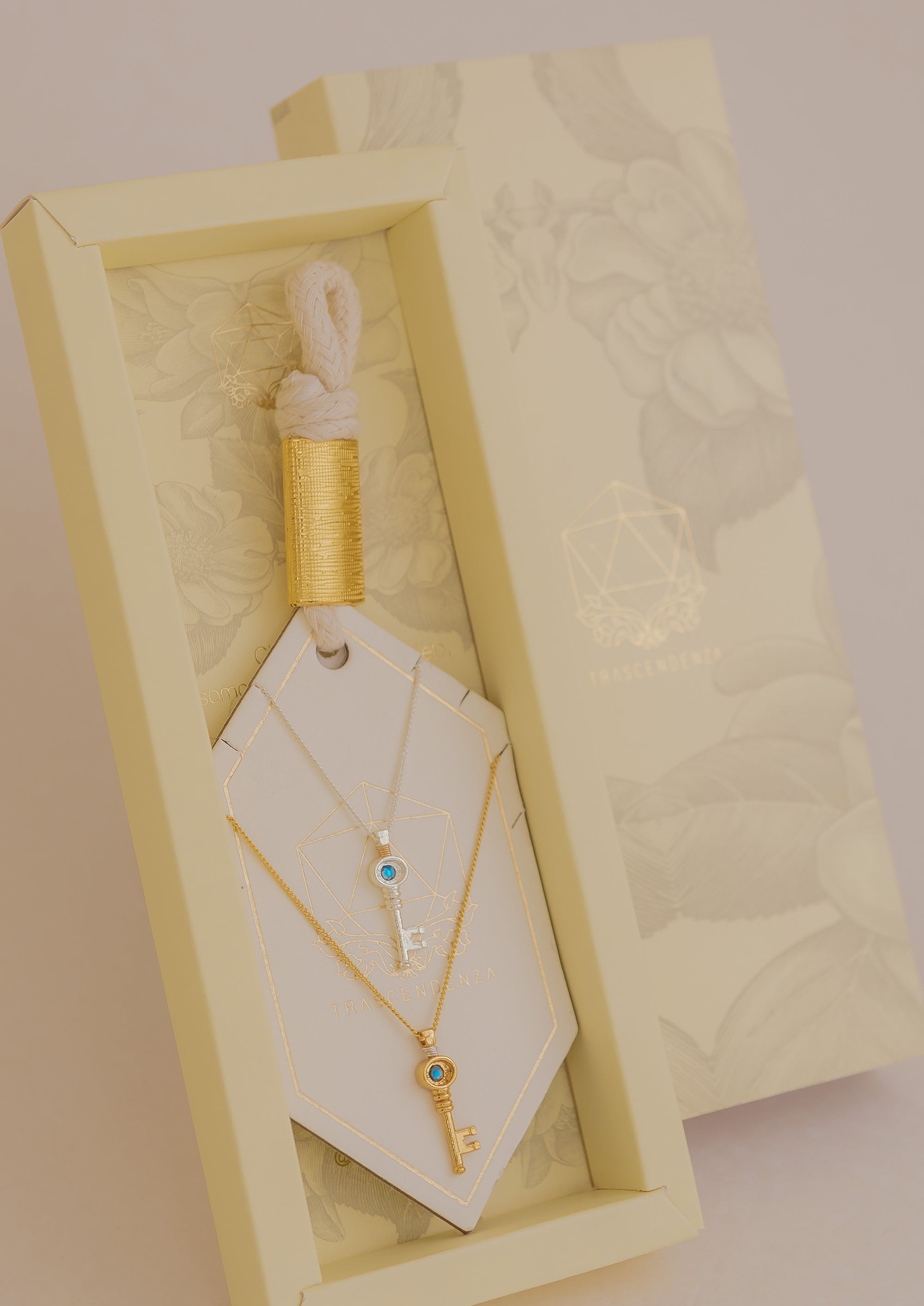 Pacto collar llave maestra oro-plata